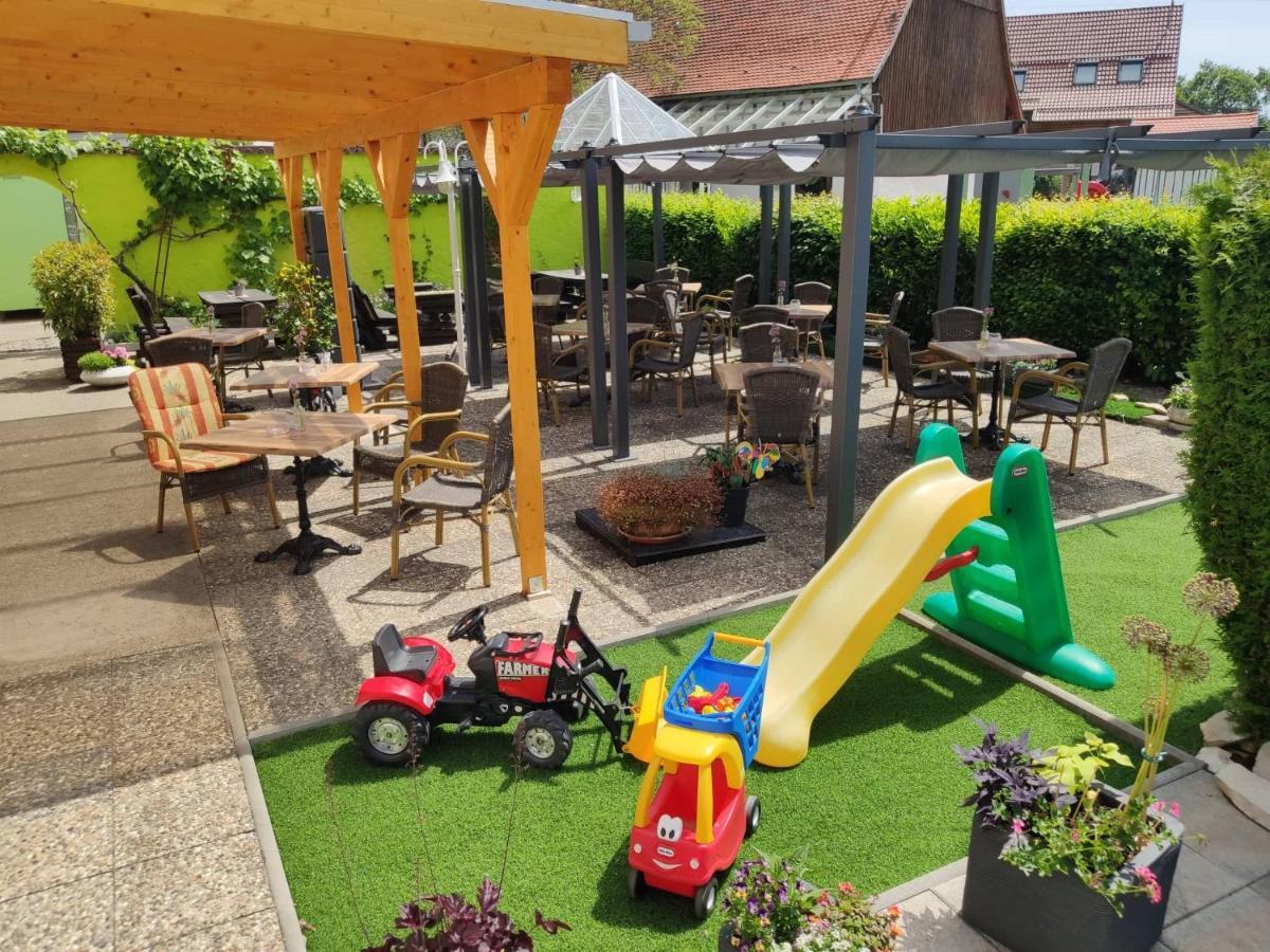 Hotel 4 Jahreszeiten Mit Restaurant Albstadt Eksteriør bilde